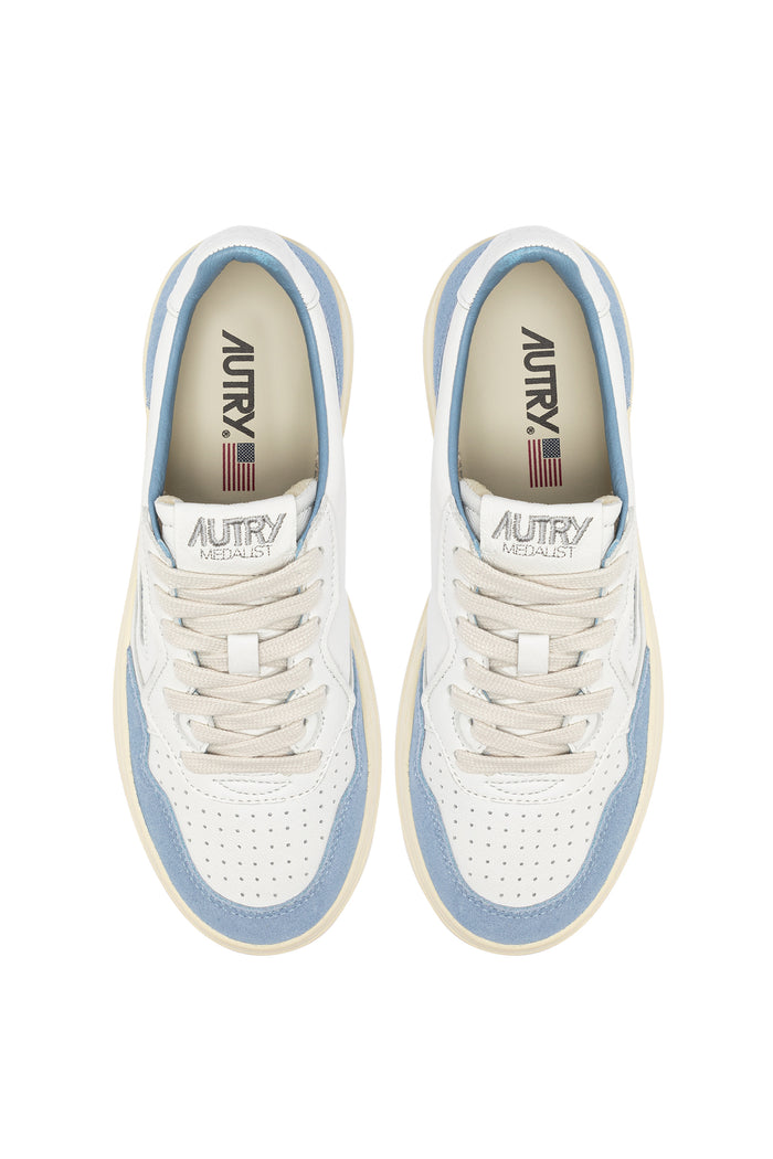  Autry Sneakers Medalist Low Wom Goat Suede Azzurro Azzurro Donna - 5