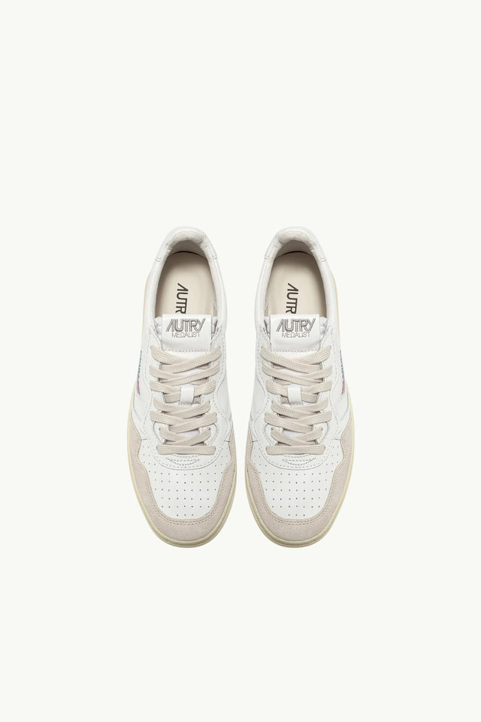 Autry Medalist Low Wom Leat Suede Bianco - 10