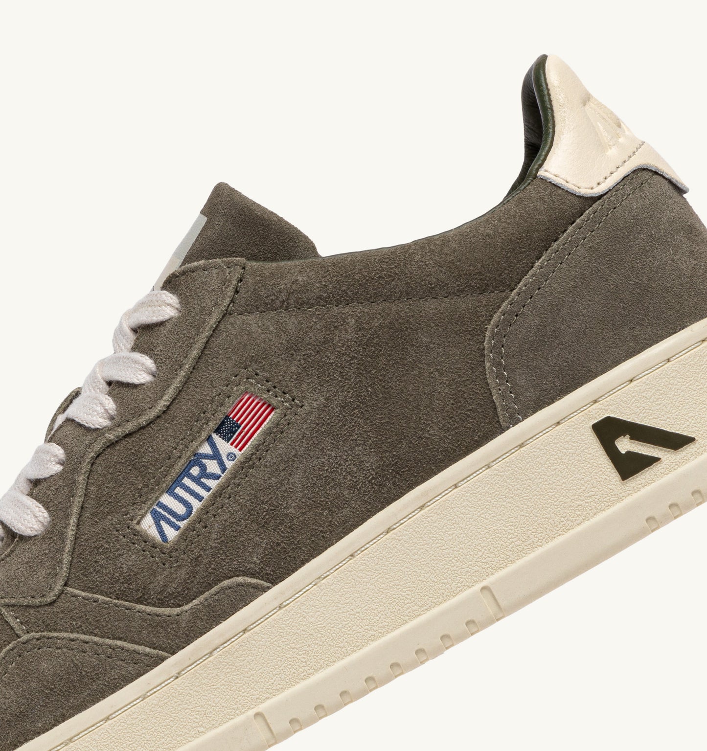  Autry Sneakers Medalist Low Man Finish Sue Uomo - 3