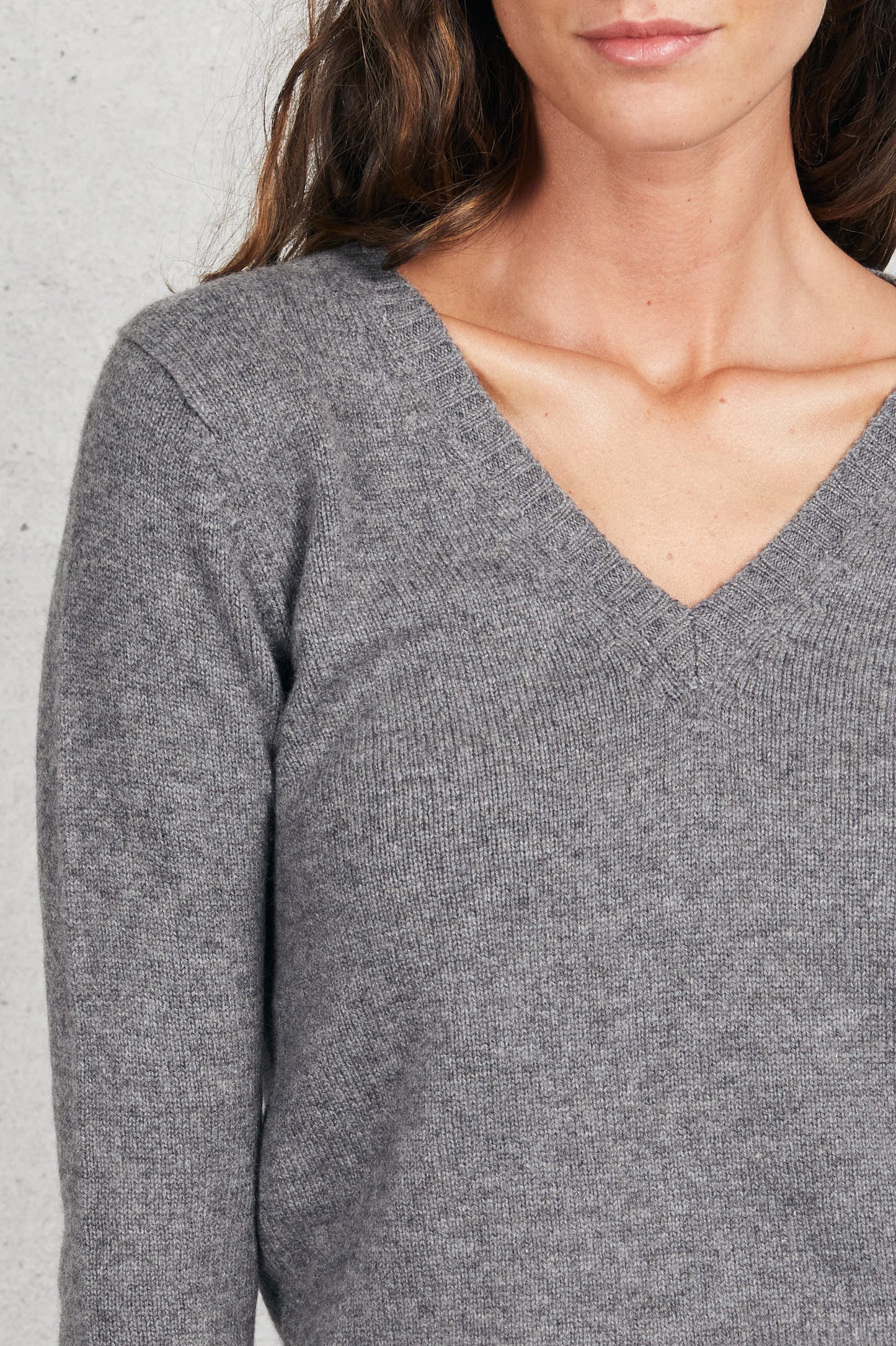  Be You Women's Gray V-neck Sweater Grigio Donna - 5