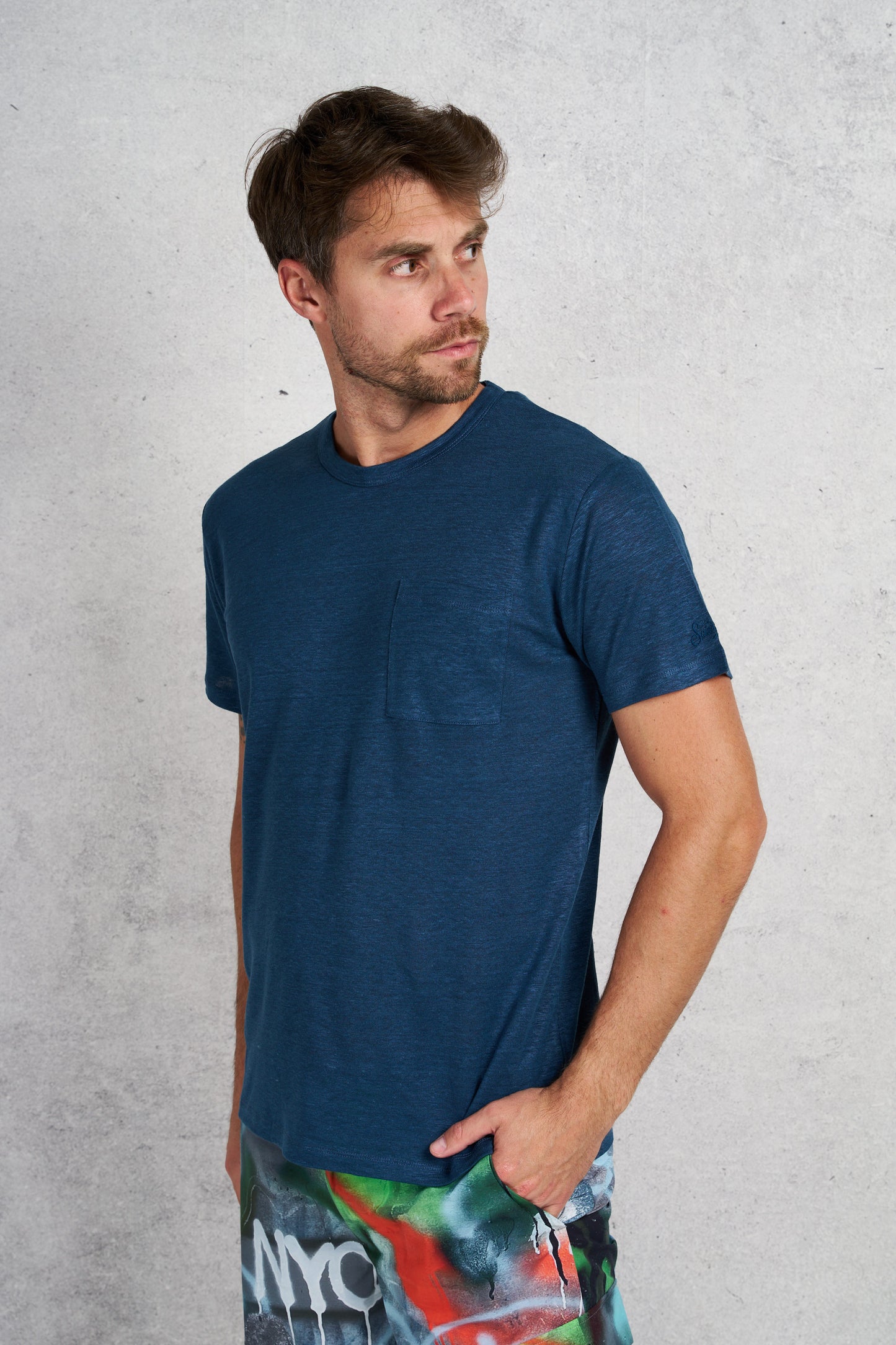  Mc2 Saint Barth Linen T-shirt With Front Pocket Blu Blu Uomo - 2
