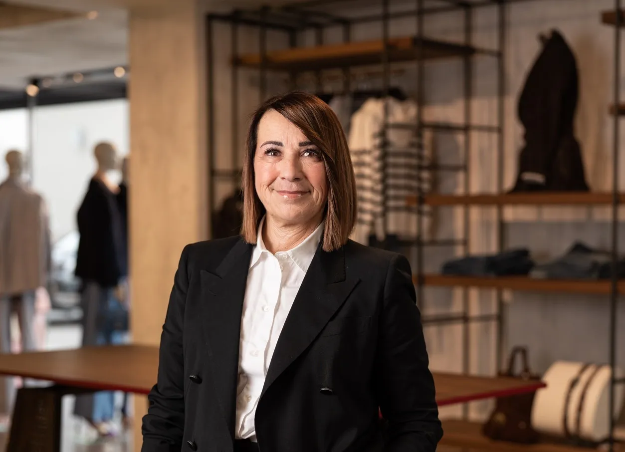 Team Modamica con consulenti di moda e professionisti dedicati a offrire supporto e guidare nella scelta dello stile