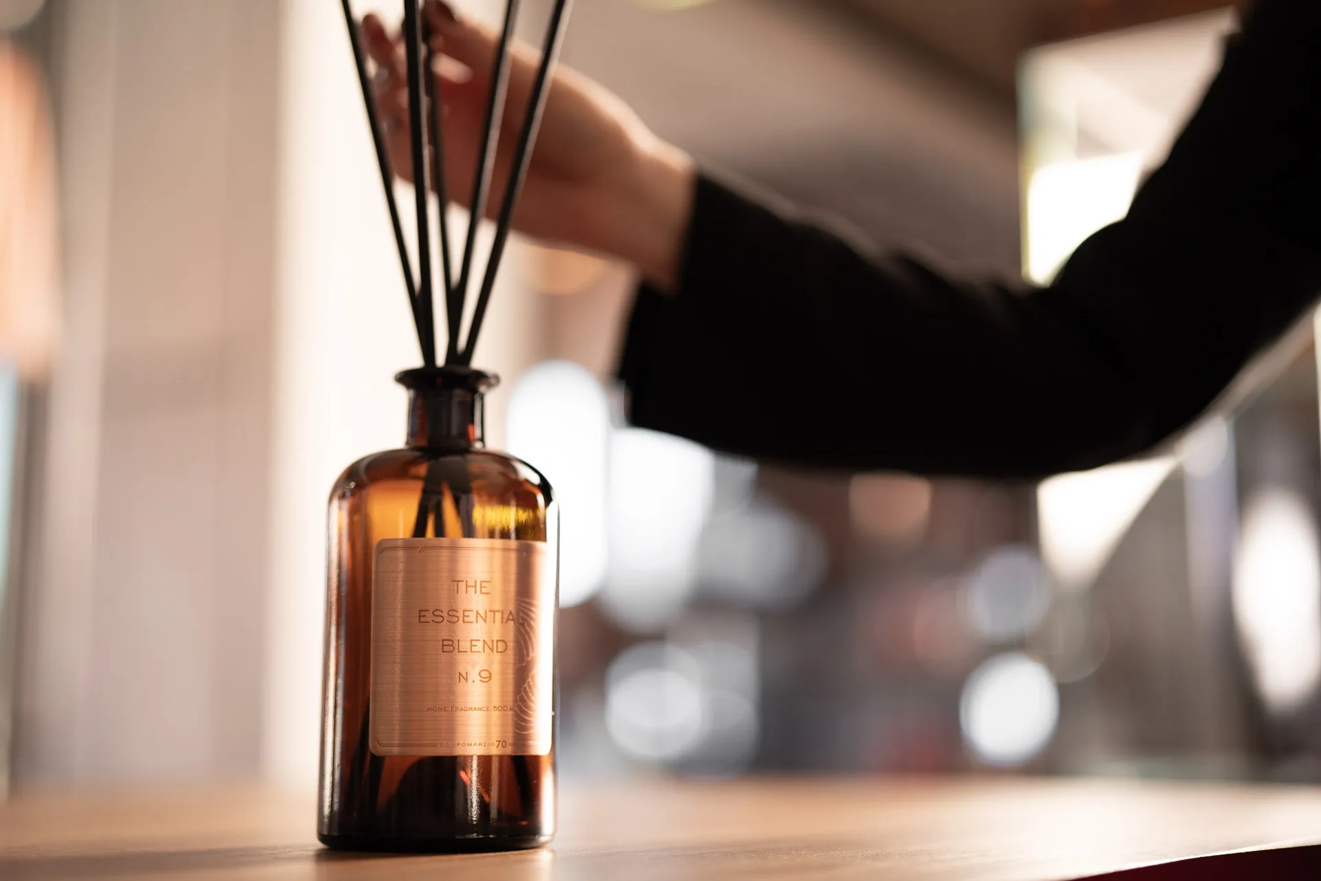 Profumi corpo e ambiente Modamica: eau de parfum, creme, candele e diffusori per la casa, fragranze per benessere e atmosfera elegante