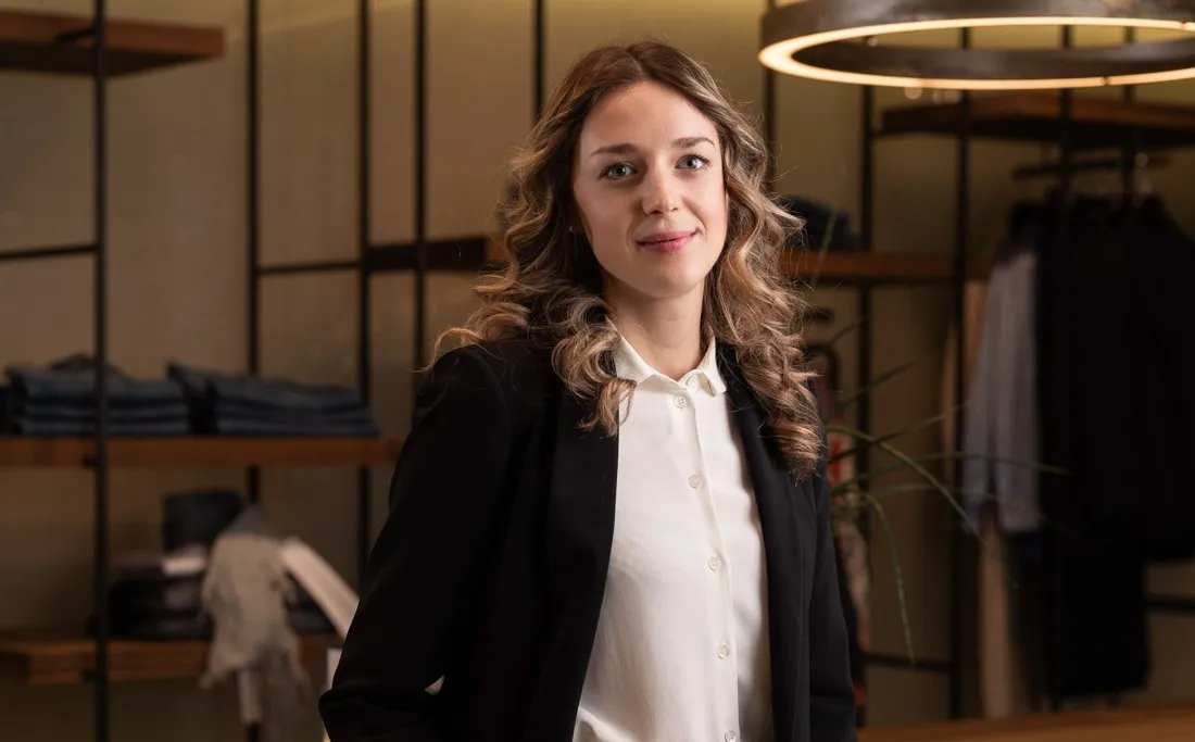 Team Modamica con consulenti di moda e professionisti dedicati a offrire supporto e guidare nella scelta dello stile