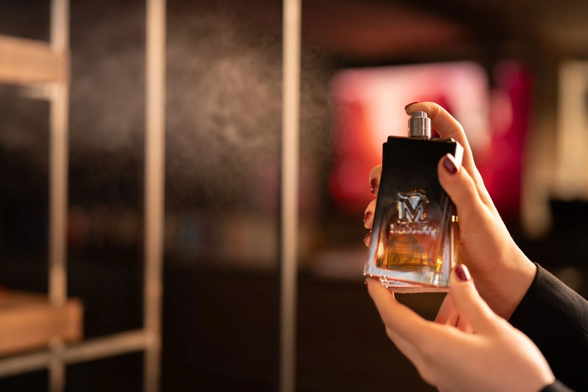 Profumi corpo e ambiente Modamica: eau de parfum, creme, candele e diffusori per la casa, fragranze per benessere e atmosfera elegante