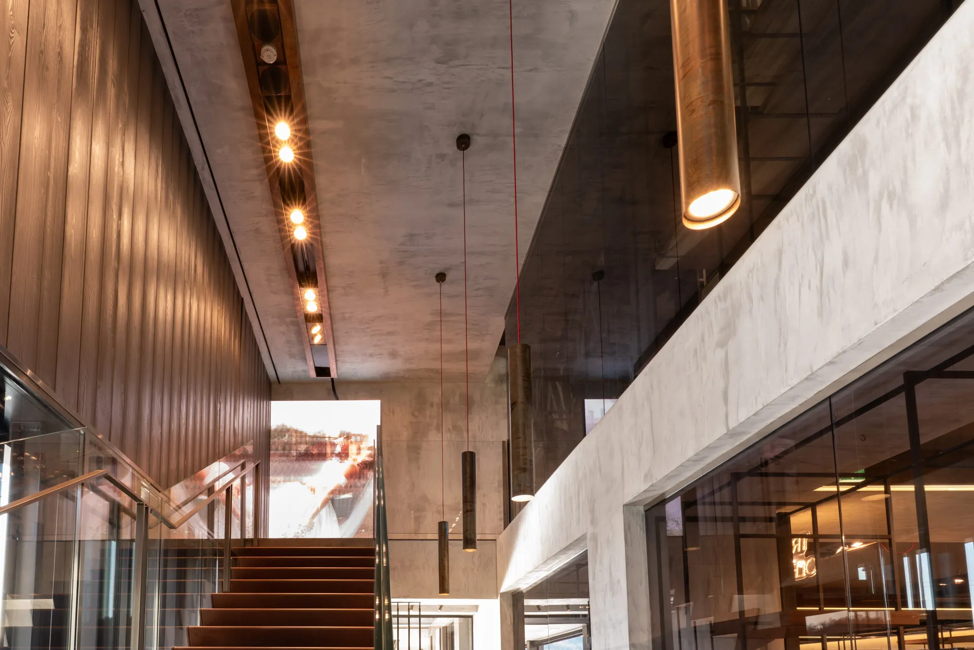 Homepage modamica con outfit donna e uomo, selezione brand esclusivi per uno stile curato e contemporaneo - 15