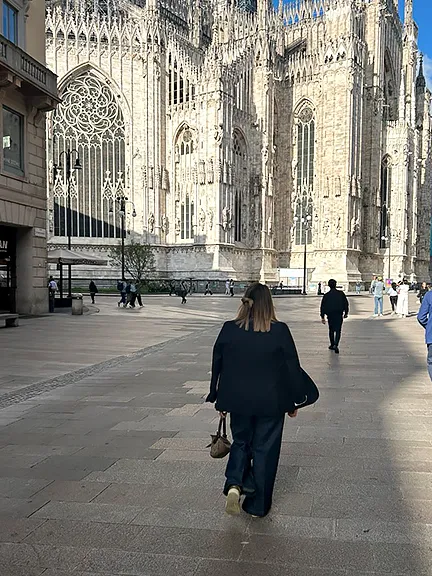 Selezione brand Modamica con marchi e designer scelti: collezioni donna e uomo coordinate per outfit completi dallo stile contemporaneo