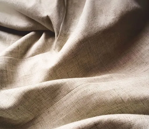 Homepage modamica con outfit donna e uomo, selezione brand esclusivi per uno stile curato e contemporaneo